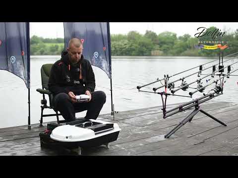 Trimaran Lotus Aerografiat Albastru 2.4 GHz - Stabilitate și Putere cu Design Atractiv